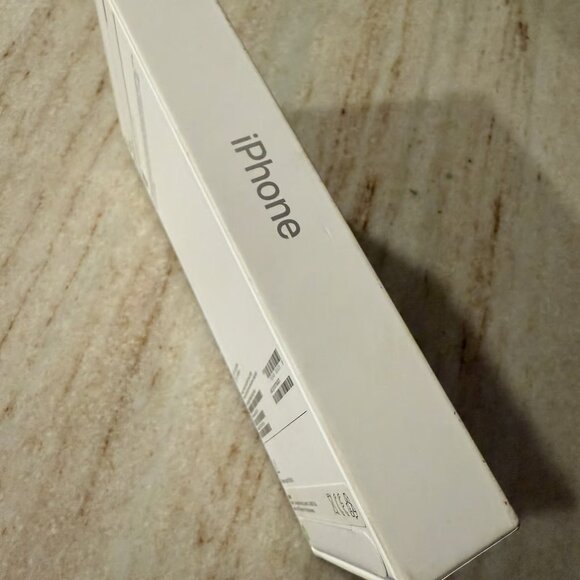 Apple iPhone 16 Pro Max - Picture 3 of 3